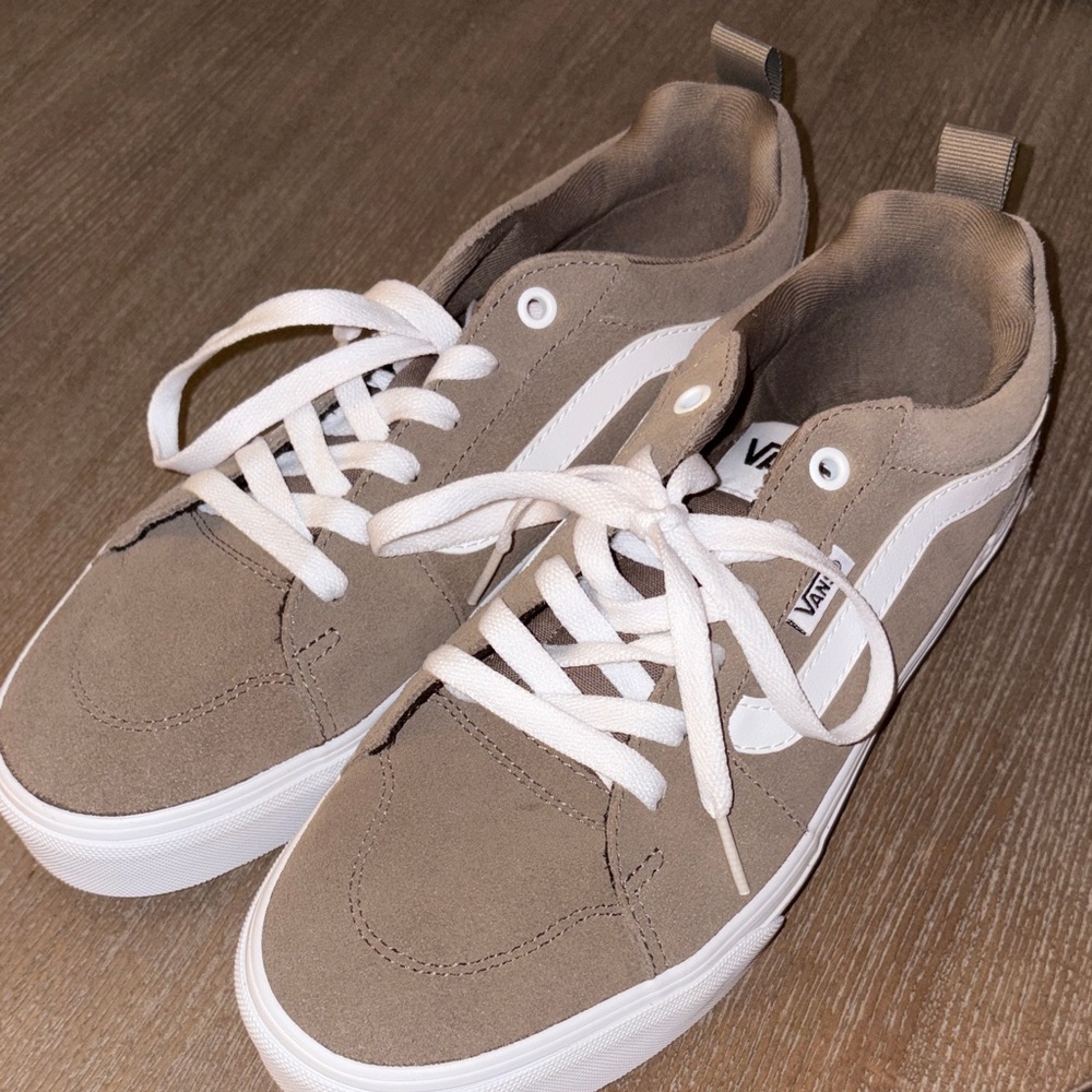 Vans Men's Beige and White Sneakers